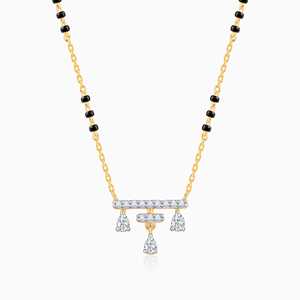 สร้อยคอ mangalutra ประดับเพชรสีทองคลาสสิก Navili vadhu เครื่องประดับที่ดีที่ผสมผสานการออกแบบที่ทันสมัยกับเสน่ห์งานแต่งงานแบบดั้งเดิม - Product Image 1