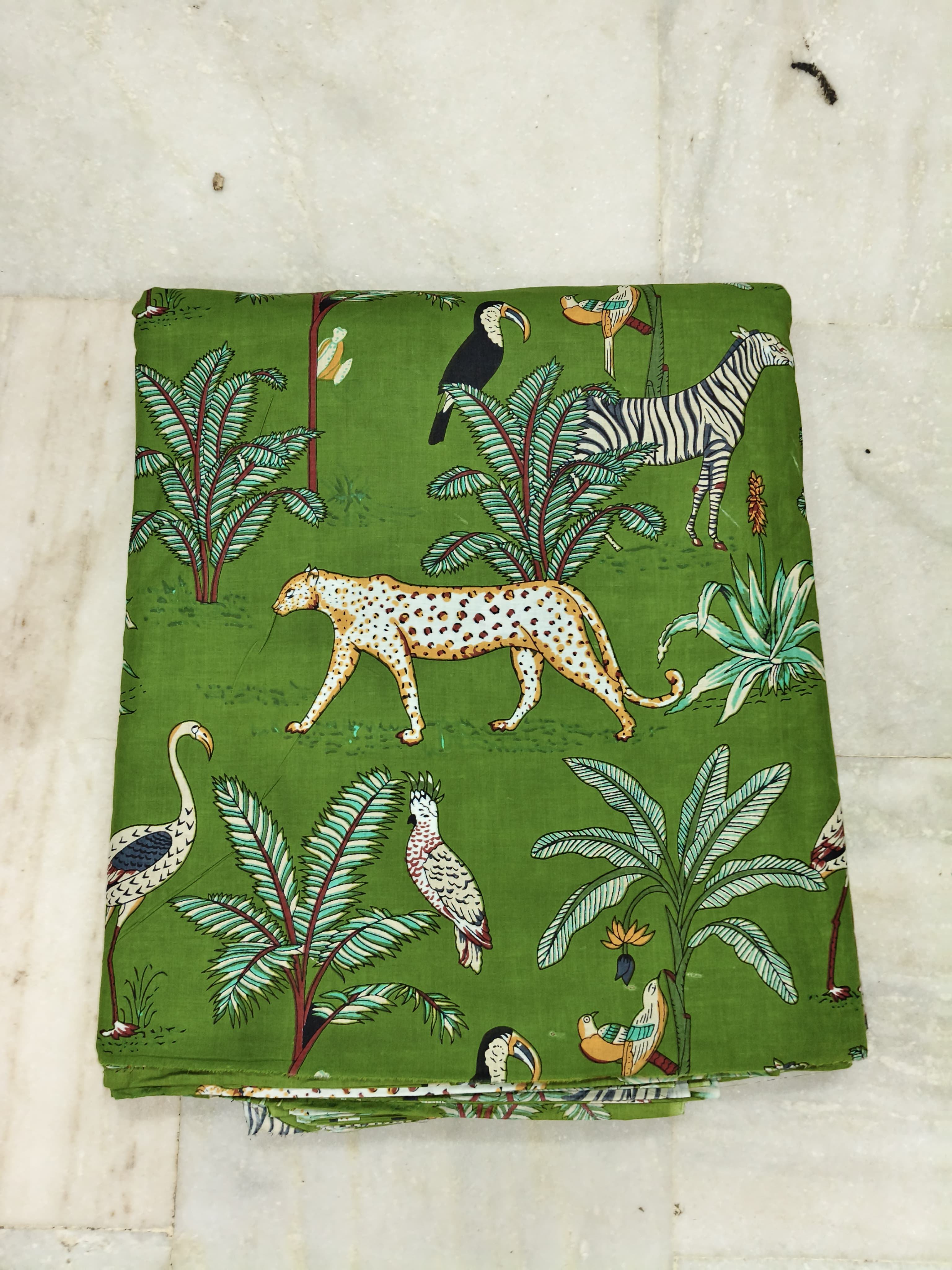 สีเขียว