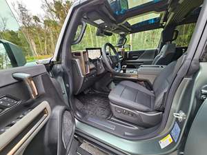 En Venta: Nuevo Vehículo Eléctrico G M C Hummer SUV de 830 Caballos de Fuerza - Product Image 5