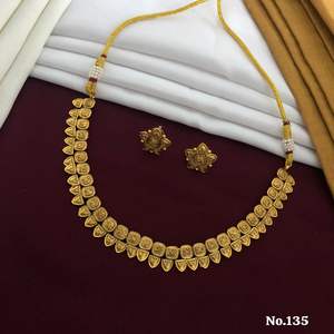 Conjunto de collar de templo de oro antiguo tradicional con elefante y diosa, ideal para bodas y ocasiones festivas - Product Image 4