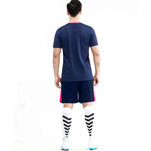 Maillot de football unisexe confortable, respirant, de haute qualité, dernier design, logo du club, fabriqué au Pakistan, nouvelle arrivée, vêtements de football - Product Image 3