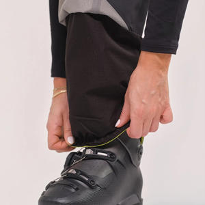 Bavoirs de ski imperméables pour femmes pantalons de neige isolés personnalisés avec marque privée et impression de logo pour les sports de plein air d'hiver - Product Image 5