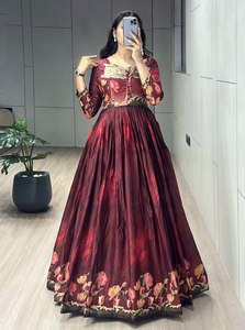 Les plus magnifiques robes de manipuri indiennes avec imprimé floral partout - Product Image 3
