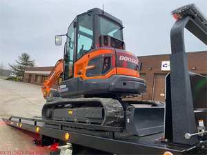 2023 Doosan DX55R-7 Mini excavatrice utilisée Type de chenille avec poids de fonctionnement de 5 tonnes Moteur Cummins Vannes hydrauliques Kawasaki Enerpac - Product Image 2