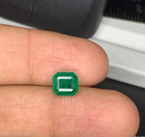 2CTS émeraude naturelle zambienne de haute qualité, taille octogonale. Belle couleur, pierre à lustrage. - Product Image 6