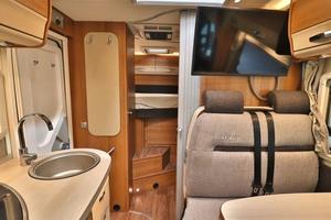 Camping-car de luxe Knaus1 Van TI 550MD 2018 d'occasion, blanc, 4-6 passagers, norme Euro 5, charge utile de 11000 kg pour le camping - Product Image 3