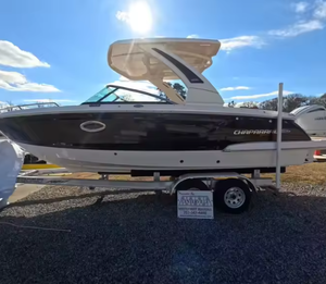 Chaparral 270 OSX 2025, Lancha de Lujo Usada, Barco de Trabajo, Cabina con Techo Rígido, Remolque Gratis, Motores Fuera de Borda JetDrive - Product Image 3