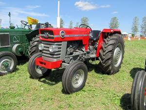 Tractores usados Massey Ferguson 135 para agricultura - Product Image 2