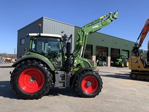 Tractor Fendt Avanzado de 160HP 4WD con Motor Deutz, Caja de Cambios y Bomba para Agricultura de Precisión y Alta Productividad - Product Image 3