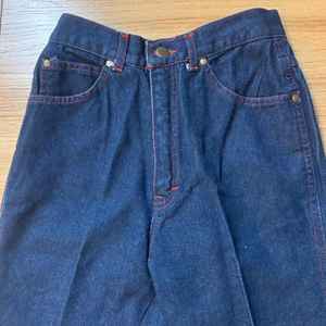 Pantalones vaqueros modernos de pierna recta con botones y ajuste personalizado de algodón de tamaño personalizado por MS - Product Image 1