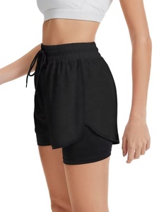 Shorts décontractés noirs personnalisés 100 % polyester, taille haute avec cordon de serrage, couleur unie, séchage rapide, tricotés pour hommes - Product Image 2