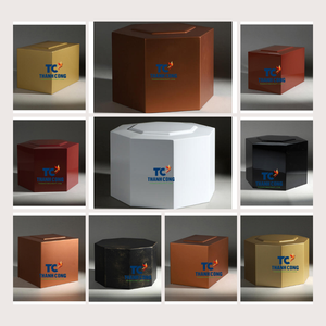 Elegante urna de madera lacada para cenizas humanas hecha a mano en Vietnam diseño personalizado suministros funerarios OEM disponible - Product Image 2