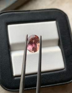 Piedra Preciosa de Turmalina de Color Rosa Melocotón Natural, Corte Ovalado - Product Image 4