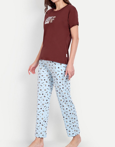 Vêtements de nuit et vêtements de détente personnalisés de haute qualité pour femmes ensemble de pyjama imprimé haut et pantalon à manches longues et col rond - Product Image 3