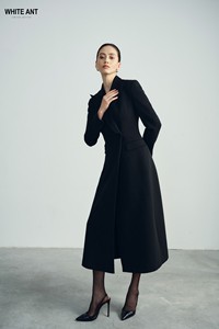เสื้อโค้ท BRIDGET MAXI LENGTH สวยงาม ผลิตจากผ้าเรยอนผสมสแปนเด็กซ์ สีขาวดำ เสื้อโค้ทผู้หญิง ราคาดี WHITEANT เวียดนาม - Product Image 5