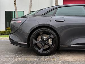 Lucid Air Grand Touring 2024 Eléctrico 819hp 885ft. sedán ligero - Product Image 4