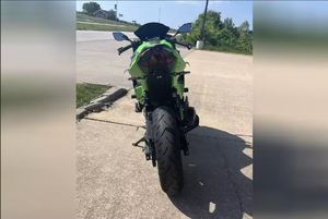 พร้อมขาย! โปรโมชั่นปี 2025 สำหรับรถมอเตอร์ไซค์ Kawasaki Sportbike Ninja 400 KRT Edition - Product Image 3