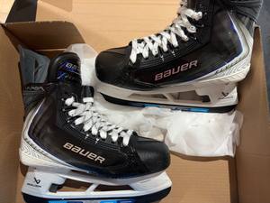 Patins à glace Bauer Vapor Flylite neufs, originaux, différentes tailles - Product Image 2