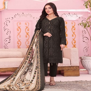Robe pakistanaise 3 pièces en viscose de marque AAFREEN Collection Hameed en coton pour dames indiennes Vente entière - Product Image 6