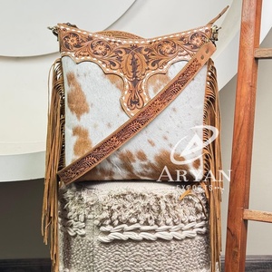 2025 venta al por mayor nueva llegada de cuero de mano de las mujeres bolsos de hombro de las señoras Correa desmontable de cuero de vaca flecos bolsos cruzados - Product Image 1