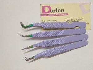 Pinces à cils en acier inoxydable, couleur violette, avec logo personnalisé, pointes plasma arc-en-ciel, pour extensions de cils Lashea. - Product Image 3