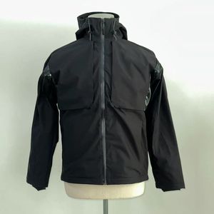 Chaqueta impermeable resistente con protección contra el viento, transpirable y segura para actividades al aire libre, senderismo, trekking y viajes en cualquier condición climática. - Product Image 4