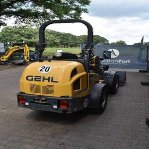 Mini Cargadora de Ruedas Gehl AL 440 Amarilla, Cargadora Frontal Compacta para Agricultura y Manejo de Materiales - Product Image 2