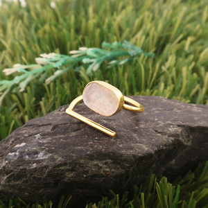 เครื่องประดับที่หรูหราของแท้ดูดิบสีฟ้าฉูดฉาดหินมูนสโตนปรับได้แหวนทองเหลืองชุบทองการตั้งค่าวงแหวนทรงสี่เหลี่ยม - Product Image 1