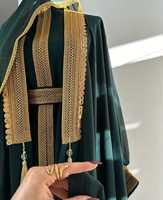 Abaya marocaine de luxe, ensemble 4 pièces avec hijab assorti, design traditionnel marocain allié aux tendances modernes de Dubaï