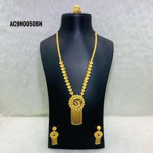 Nuevo diseño chapado en oro Collar conjunto de diseño en línea joyería de moda todo tipo solo diseño en línea - Product Image 1