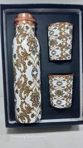 Botella de cobre hecha a mano elegante y duradera con acabado de primera calidad para una hidratación sostenible y una salud general mejorada - Product Image 3