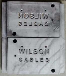 Outils de presse à gaufrer en métal très demandés pour les conduits HVAC ou les panneaux électriques et les meubles en métal disponibles à la vente - Product Image 2