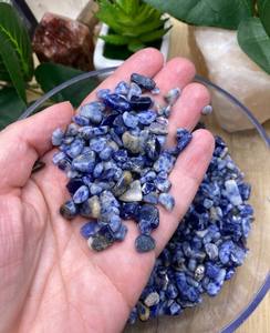 Chips de cristal de sodalita azul natural de calidad superior al por mayor piedra preciosa de meditación grabada para decoración del hogar para Feng Shui - Product Image 2