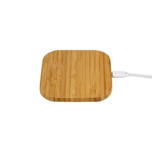 Base di Ricarica Wireless Personalizzata in Bambù per Accessori da Ufficio e Gadget - Product Image 3