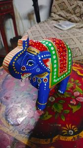 Elefantes de madera pintados a mano personalizados para decoración del hogar, ideales para reventa, hechos con patrones y diseños coloridos - Product Image 2