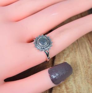 Anillo giratorio de plata de ley con piedras preciosas de labradorita, anillo hecho a mano para niñas, Plata de Ley 925 de labradorita - Product Image 3
