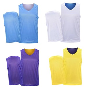 Ensemble d'uniformes de basketball durables pour les équipes scolaires et les clubs, légers, respirants, 100% polyester, sans manches, logo personnalisé, maillot - Product Image 6