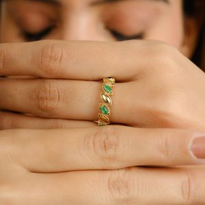 Anillo de oro amarillo sólido de 14K hecho a mano con Esmeralda natural para bodas y fiestas para mujeres y niñas - Product Image 2
