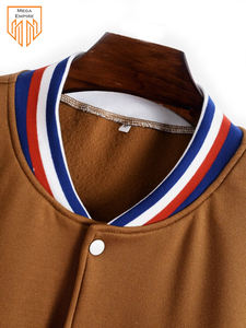 Veste universitaire unisexe de haute qualité conçue sur mesure avec doublure en laine imprimée rembourrage polyester manches longues pour le baseball et les sports d'hiver - Product Image 5