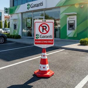 Ensemble de cônes et de poteaux de signalisation routière imprimés recto-verso avec logo Garanti Bank, cônes de sécurité routière en plastique - Product Image 2