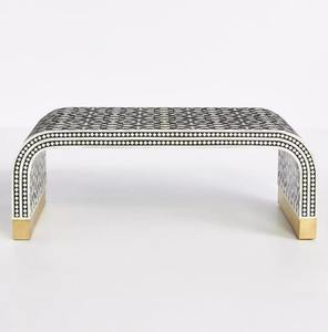 Table basse en incrustation d'os artisanale de qualité supérieure pour un style d'intérieur classique moderne Résidences de luxe et espaces de designers à vendre - Product Image 4