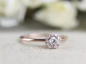 Bague de fiançailles en or massif 14K VS1 Lab Grown Halo Solitaire avec diamant blanc Bague de mariage avec accents en or rose - Product Image 3