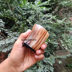 Coupe en verre à vin en corne de boeuf naturelle fabriquée à la main, tons de terre uniques, porte-boisson poli écologique durable pour un usage domestique - Product Image 5