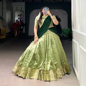 Ensemble Lehenga en soie Dupion VASTRA COTTAGE avec travail de tissage Zari, tenue de soirée de créateur avec dupatta, Lehenga évasé et chemisier - Product Image 3
