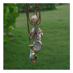 Collier de coquillage coloré de plage d'été pour les femmes Collier de coquillage Boho élégant avec des perles de coquillage vibrantes et des breloques - Product Image 1