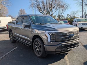 Ford F-150 Lightning LARIAT 2023 d'occasion en excellent état - Product Image 2