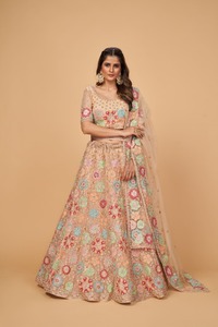 Look riche mariage tenue spéciale couleur jaune filet mariée Lehenga Choli avec Dupatta broderie travail inde - Product Image 4