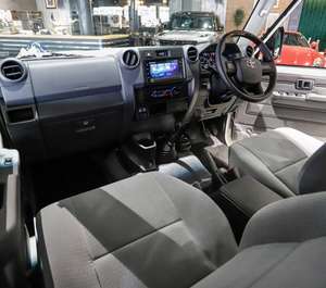 Toyota Land Cruiser d'occasion, double cabine, 4x4, pick-up, série 79 - Product Image 2