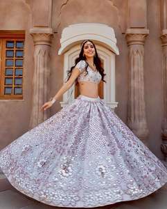 Lehenga Choli de Diseño en Seda Satinada y Seda Artística para Mujer, Ideal para Ocasiones Especiales, con Bordado y Lentejuelas de la Mejor Calidad - Product Image 2