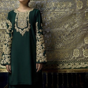 -- Dernière robe longue KURTA de styliste avec une robe PLAZO sur tissu de soie embellissant des perles de verre de cristal, DABKA pour le travail de fête @ 2022 - Product Image 1